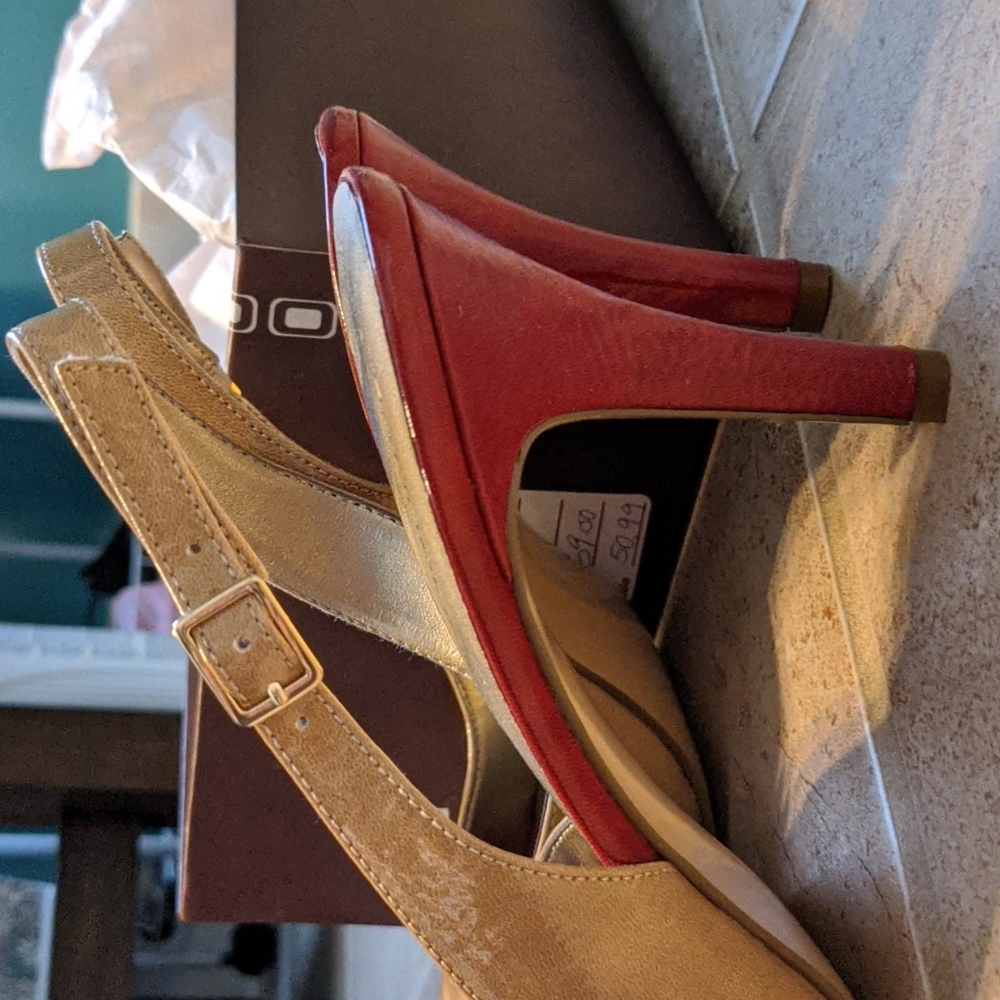 Heels - Picture 2 of 4